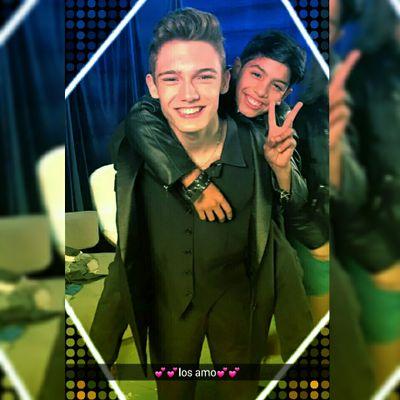 ianista y roldanista forever♥♥ 
te amo ian lucas 
sos mi todo valen
#latenlosmendonca y #latenlosroldan 
mis amores valen y ian ♥♥♥♥