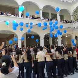 Santa Teresa del Niño Jesús. La XXXIV mejor de todas. Siguenos en Instagram @stnj_promo34