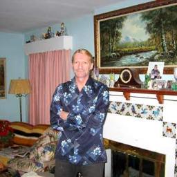 Definitelymale2's profile picture. 