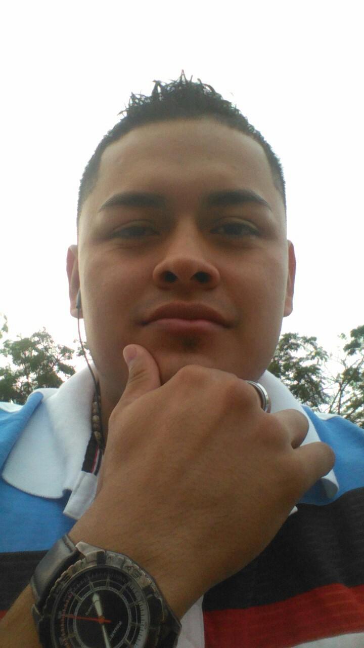 charliefholguin's profile picture. 