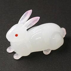 ウランガラスのうさぎが乗ったガラス製のミニ硯 ウランガラスのうさぎが乗ったガラス製のミニ硯 ウランガラスの