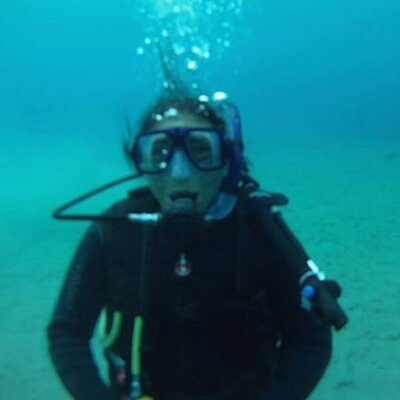 paolaluv's profile image