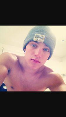 DylanSRPGWHS's profile picture. 18, loup garou. Andy la best ❤