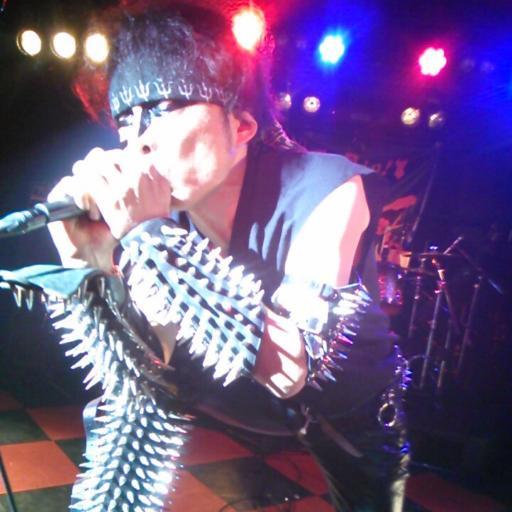 ミヤマGt / MIYAMA-Gtという、おーふくビンタハードコアパンクグラインドスラッシャーなバンドのボーカル。刺さるコトバとディストーション。ライブお誘い求ム!