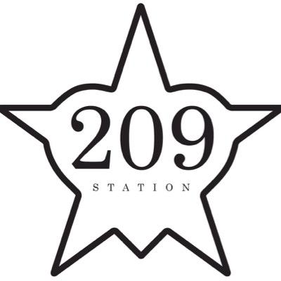 209 station fills crowlers, makes yummy sandwiches and snacks and is located right off the SW corner of Prospect Park in Brooklyn