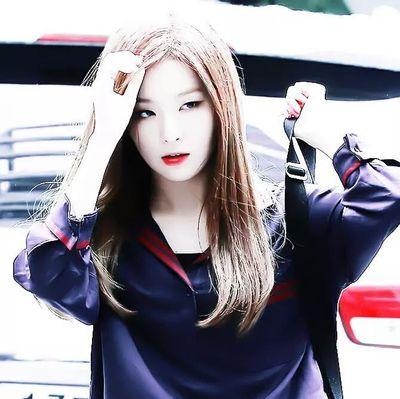 1st × Best twitter member play fam * @Fr2hug , Seulgi -Kang of Red velvet. I'm not real seulgi. This is just role play account. Plz, Do not 8ollow me.