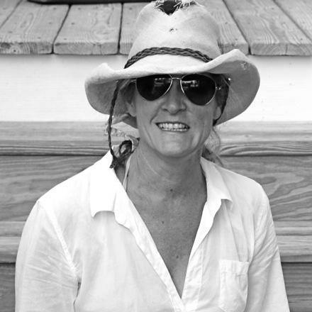 JulieOKnight's profile picture. Garmento