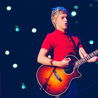 one_1_dirctn's profile picture. 