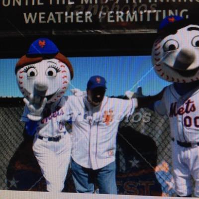 Mrs. Met secretly wants me. Mets, Packers, Rangers. Fierce Independent. Depiser of bullsh*t. Cranky old man in training.