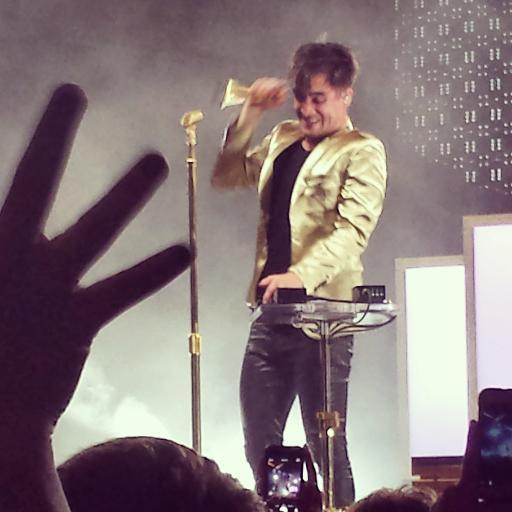 treat yourself the way tyler joseph would treat you