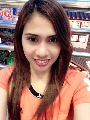 simple gurl..loves to travel...GOD is with me all the time......follow me guys..
instagram acct. : sexymaryn1231