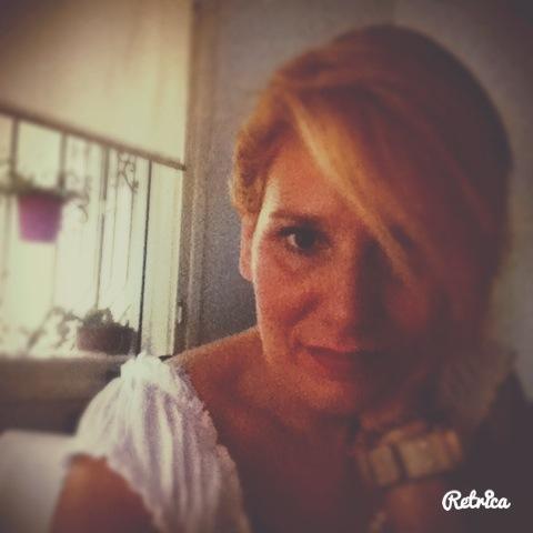 bousoulaki's profile picture. ΖΩ ΓΙΑ ΤΗΝ ΜΕΡΑ ΠΟΥ ΘΑ ΒΛΕΠΩ ΤΟΝ ΤΡΟΧΟ ΝΑ ΓΥΡΙΖΕΙ................