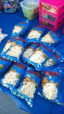 CavritosProd's profile picture. Chuches, entradas de las mejores discotecas, accesorios, tazas personalizables...búscanos por la Fcom en el turno de mañana en la planta baja, ¿a qué esperas?