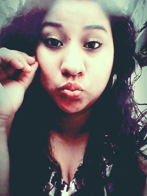 kattyolivaresg's profile picture. feliz