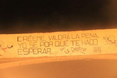 Quien quiere hacer algo busca un medio, quien no quiere hacer nada busca una excusa. Melillense.