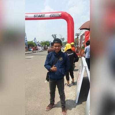 Heppy_Pomy's profile picture. life is never flat | Magetan, 12 Juli 1991 |