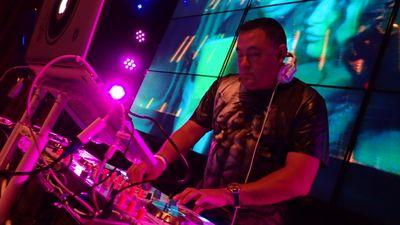 Public Relations Professional & Multimedia Designer by day, DJ by Nite. Best Dad in the world all the time!