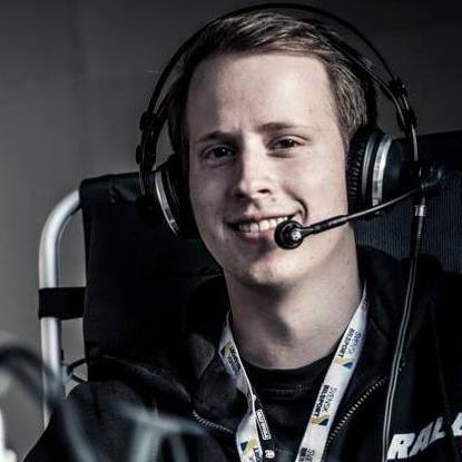 Skriver och pratar om motorsport. 🎤🎧🏎️