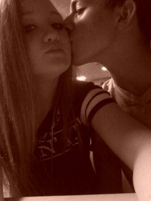 mff_kaylee's profile picture. M.O.S.T.E.R
better watch your step I am feeling my self✌
I hate bitchs ✌
fuck you 
9~12~15