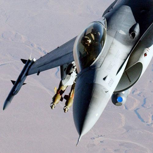 F-16 Fighting Falcon image bot.F-16の写真を中心に紹介します。通常は２時間毎の掲載ですが画像追加作業中は更新が増えます。F-16以外の戦闘機もF-16と編隊飛行なら掲載していますので戦闘機好きな方はお気軽にフォローください。 botのため現在相互は停止中ですがよろしくお願いします。