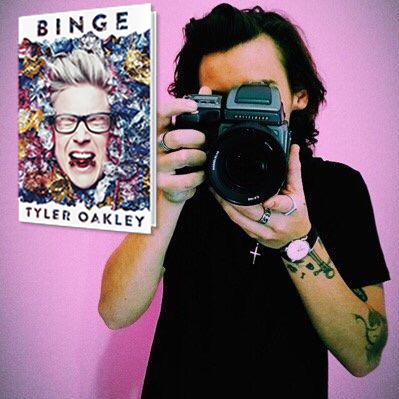 ellahnutellah's profile picture. Raconteur.