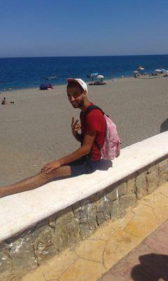 bennouh122's profile picture. 