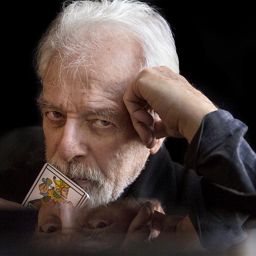 Ces twits de @alejodorowsky sont des traductions libres. Ce compte est suggéré par Alejandro Jodorowsky.