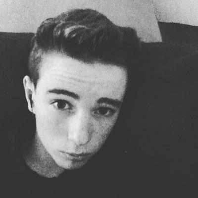 simon_lecourt's profile picture. snap : simon_lecourt insta: @armée_de_terre