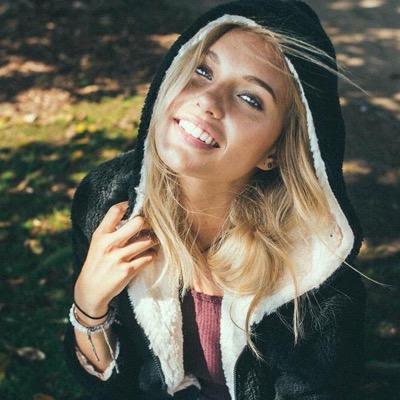 kate_wolls's profile picture. 