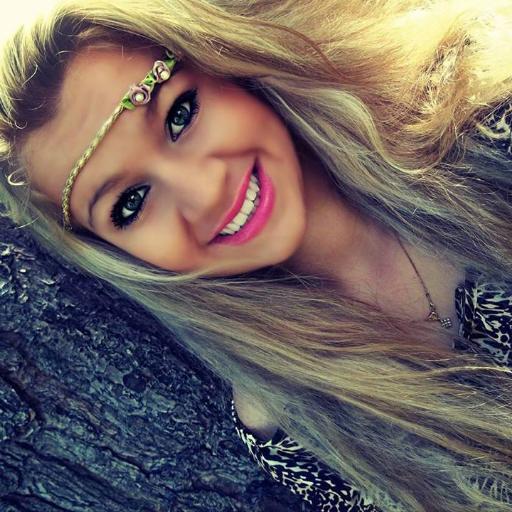 ✿ ❀Eu posso ter o defeito que for, mas sei da valor a quem merece , idade não define maturidade , assim como beleza não define conteúdo!(...)