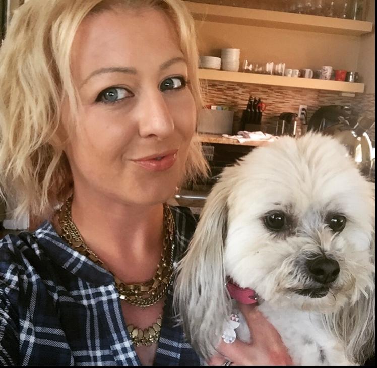 bookwormb1ondie's profile picture. Devourer of books. Professional Reader and Reviewer.