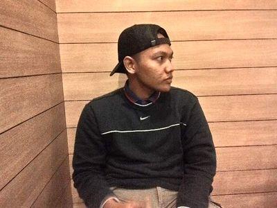 untittle1's profile picture. pedagang kaki lima