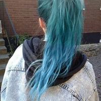Anne (@_awstz_) 's Twitter Profile