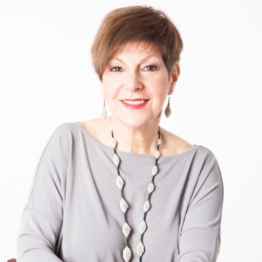 JenniferAaronRE's profile picture. Jennifer Aaron Real Estate for Exceptional Service and Outstanding Results    http://t.co/qpuaeQO5yT