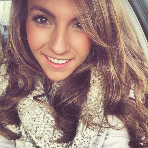 University of Southern Maine '17. Communications and Media Studies.
Lover of all things sweet. Runner. Blogger. Avid Netflix-Watcher.