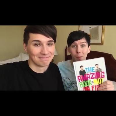 Hey @PhandomPixels gave u this free follow bc ur awesome and deserve it!! Follow her there and she may follow u back:)