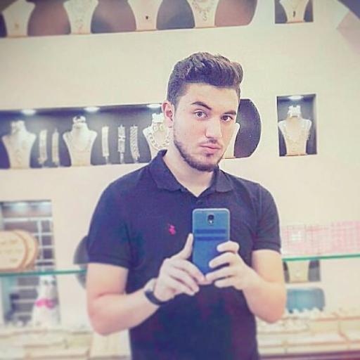 أحب الله وأرجو رضاه وأطمع فى أن يغفر لى وأتمنى أن اكون من أصحاب الدرجات العلى فى الجنة احب الله جل علاه ..
احب الصالحين ولست منهم عسى ان انال بهم الشفاعة