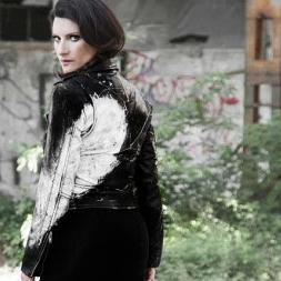 LaPausiniLYRICS's profile picture. [Té + Audífonos Sennheiser + iPod + Laura Pausini] Lyrics de las canciones y Comentarios sobre Laura Pausini.