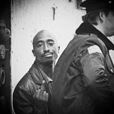 _Lowkey_E's profile picture. Just another black man caught up in the mix