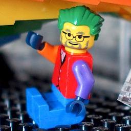 Colorful #AFOL in #NYC.
Tweeting in support of the LEGO IDEAS project