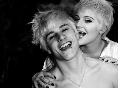 Team Kelly Osbourne all day everyday! :)