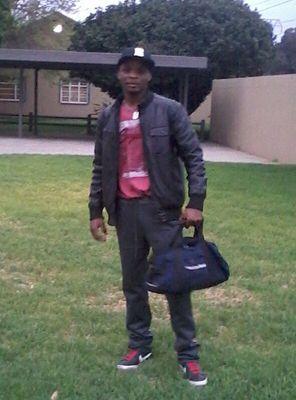 LMbaya28's profile picture. 