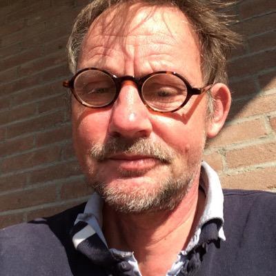 ruudketelaar's profile picture. Virtueel ongezellig. Radicaal tegen racisme, discriminatie, seksisme, etc. en zelf niet van smetten vrij. Tegen politiek. Voor vrijheid. Voor samen.
