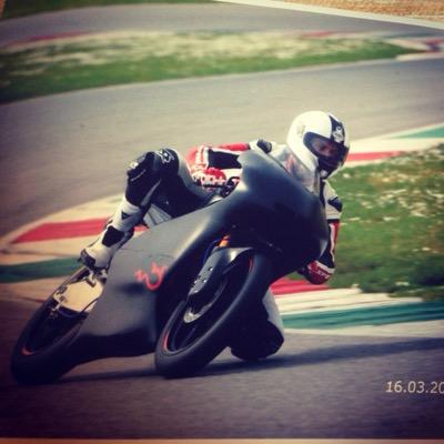 te ne sei andato all'improvviso per me piu di un amico, fratello!! mi manchi Massimino, AD MAIORA..MAXIMO!!! ❤️❤️❤️❤️ pilota moto ✊#⃣8⃣9⃣