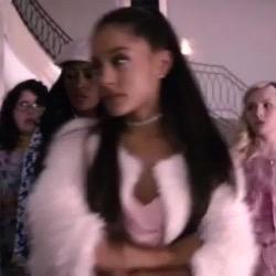 follow @chxnel_ariana she gave you this free follow :)