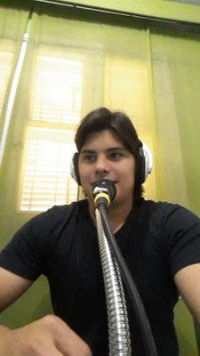 Productor, periodista deportivo, audiovisualista, locutor comercial... 0991204751 para el WhataApp