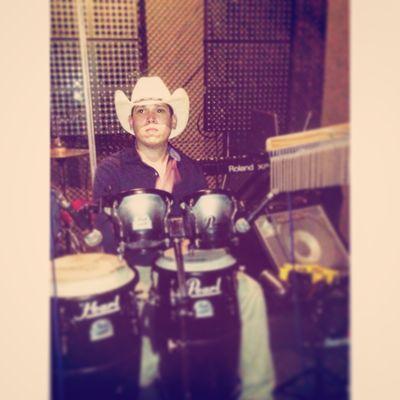 rdz_miguel's profile picture. Vivir los buenos momentos y saber superar los errores