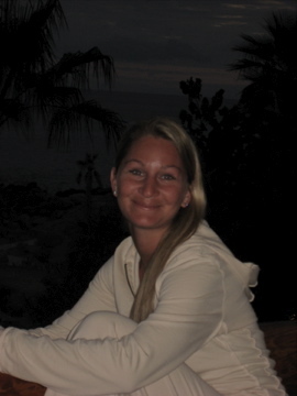 TheQueenTweet's profile picture. tweet, chirp, tweet