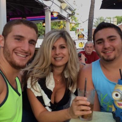 rossak_riv's profile picture. 