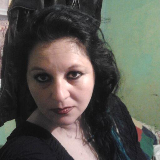 lalunamadre's profile picture. en extremo curiosa,wiccana,y madre de 4 hermosos niños.